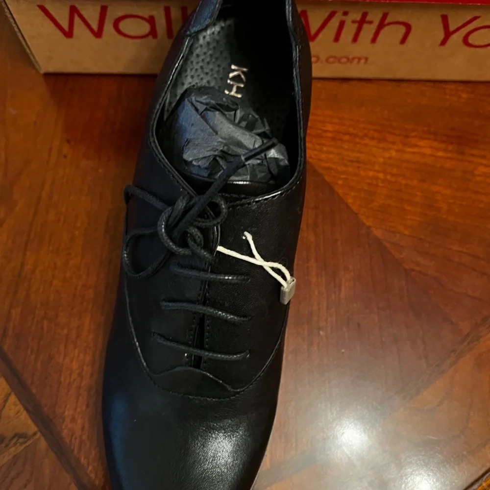 Shoes - Picture 2 of 4